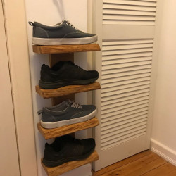 Kundenprojekt: Sneaker-Regale aus Eiche!
